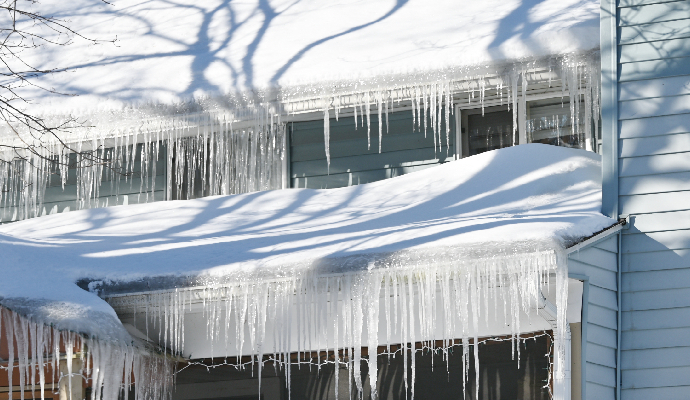 How to Avoid Ice Damming & Water Damage from Snow Accumulation
